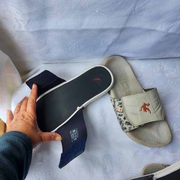 2 Pairs of Slides- Size 4 (Jr) - Picture 5 of 7